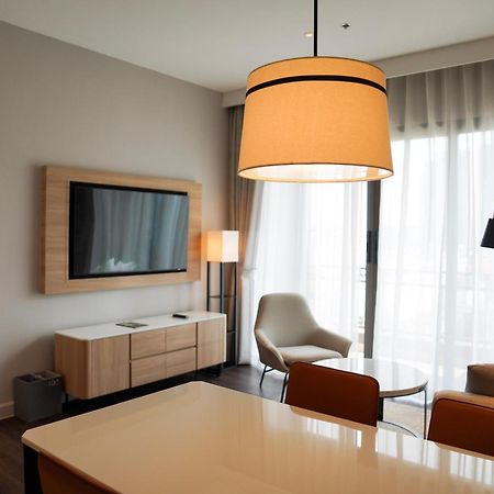 Marriott Executive Apartments Bangkok, Sukhumvit 101 Exterior photo