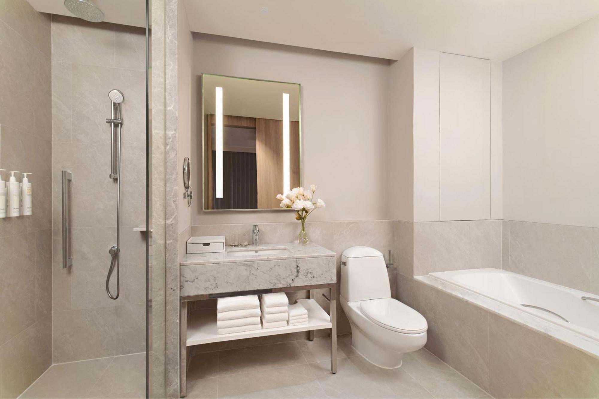 Marriott Executive Apartments Bangkok, Sukhumvit 101 Exterior photo