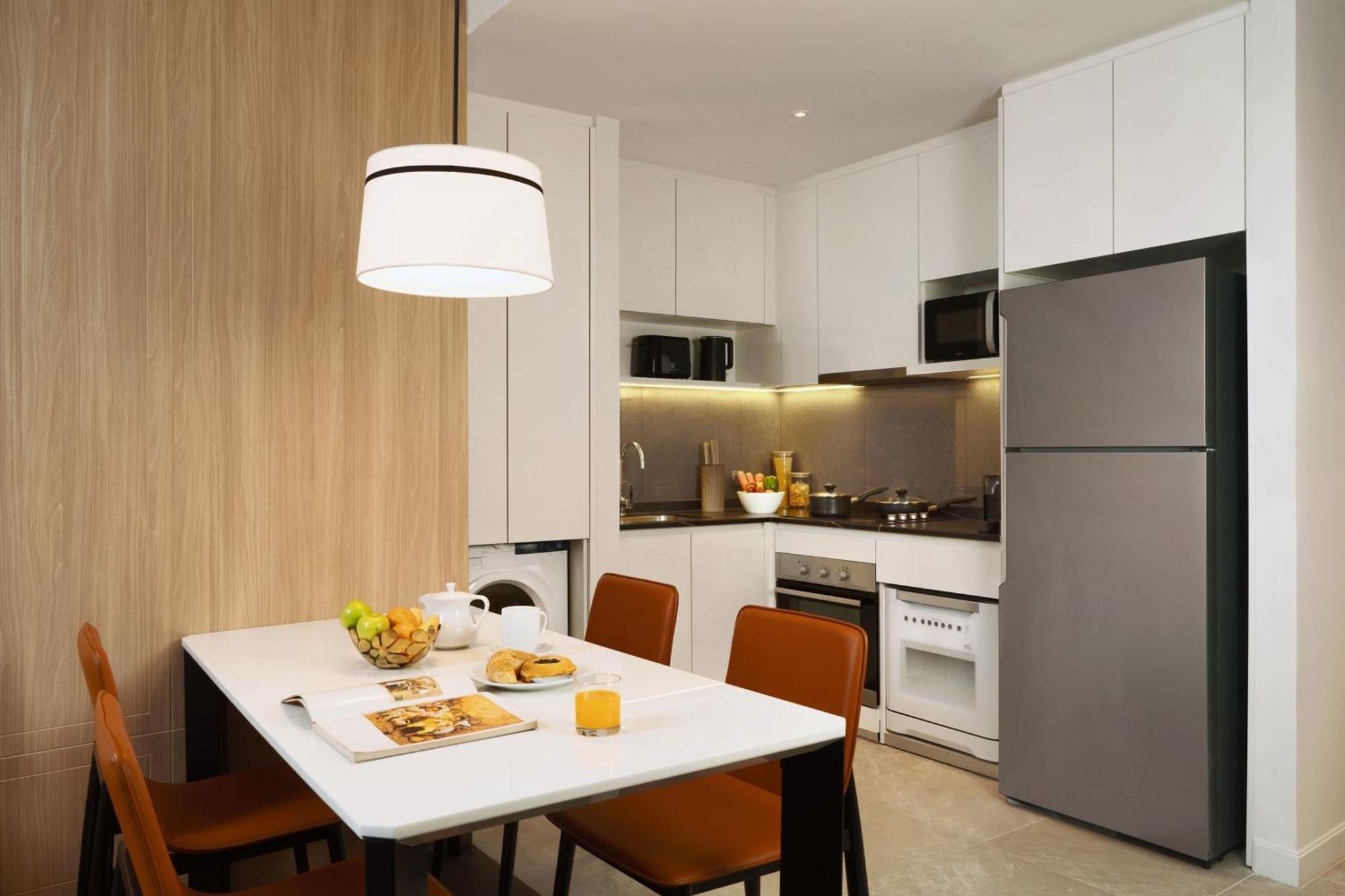 Marriott Executive Apartments Bangkok, Sukhumvit 101 Exterior photo
